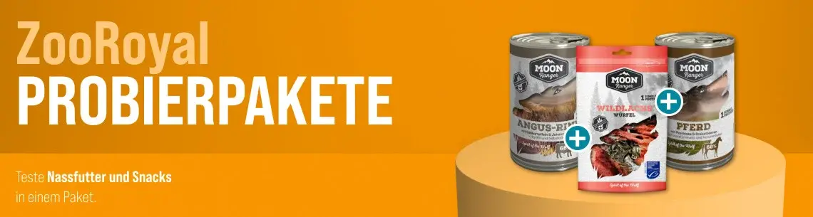 Moon Ranger Probierpakete Banner Moon Ranger Nassfutterdosen und Snackbeutel stehen auf einem Podest vor orangefarbenem Hintergrund.