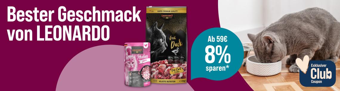 Spare 8% ab 59€ auf LEONARDO Katzenfutter Aktionsbanner für Katzenfutter von LEONARDO. Katze frisst aus einem Napf, daneben Verpackungen von Trocken- und Nassfutter