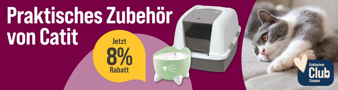 Spare 8 % auf Zubehör von Catit Werbebanner für Catit Katzenzubehör mit dem Schriftzug „Praktisches Zubehör von Catit“. Abgebildet sind eine geschlossene Katzentoilette und ein katzenförmiger Trinkbrunnen der Marke Catit. Rechts liegt eine grau-weiße Katze auf einer weichen Unterlage. Ein Hinweis hebt hervor: „Jetzt 8 % Rabatt“. Zusätzlich wird ein exklusiver Club-Coupon beworben.