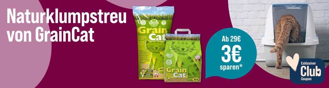 Spare 3€ ab 29€ auf Naturklumpstreu von GrainCat Aktionsbanner für Katzenstreu von GrainCat. Katze steigt in eine Katzentoilette, daneben Verpackungen von Naturklumpstreu.